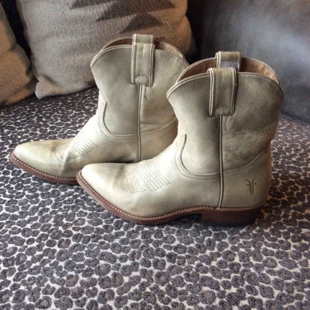FRYE ANKLE COWBOY BOOTS 7.5